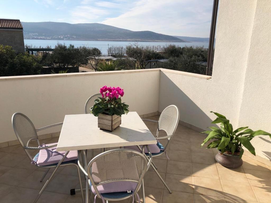 Apartments Punta Seline Exterior photo