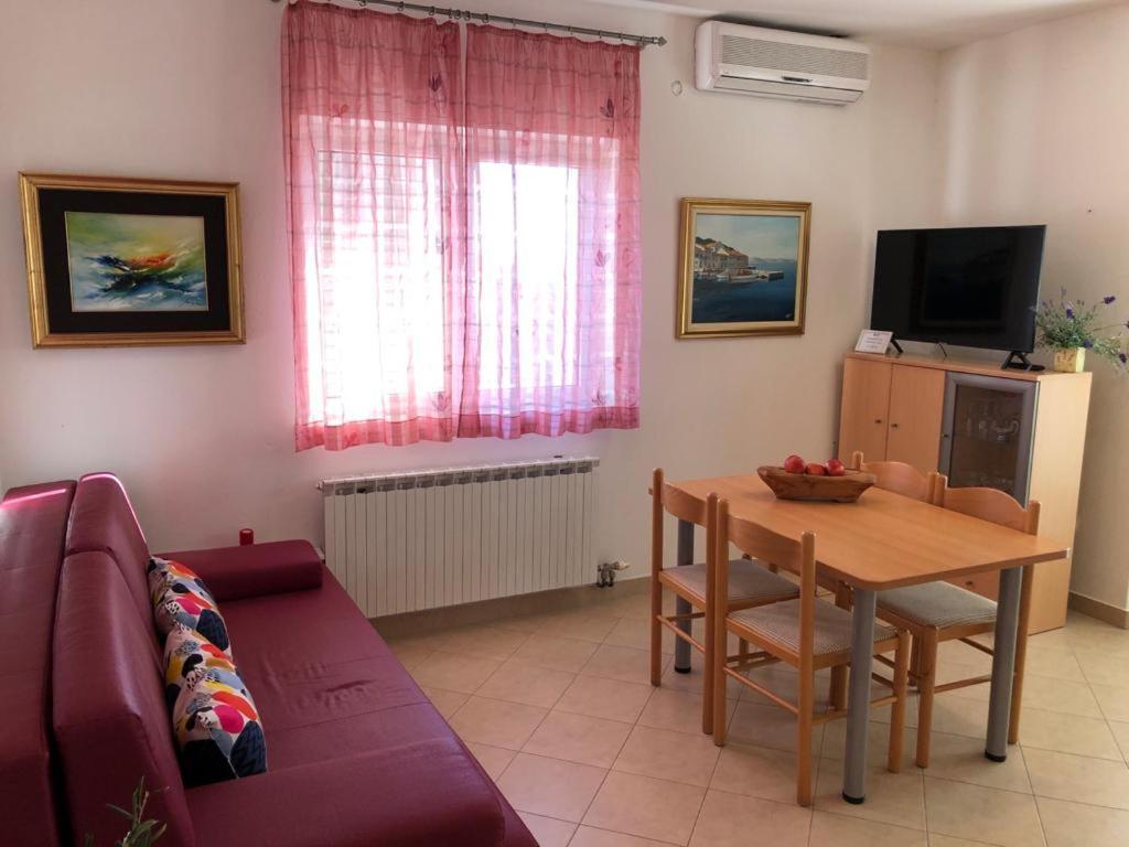 Apartments Punta Seline Exterior photo