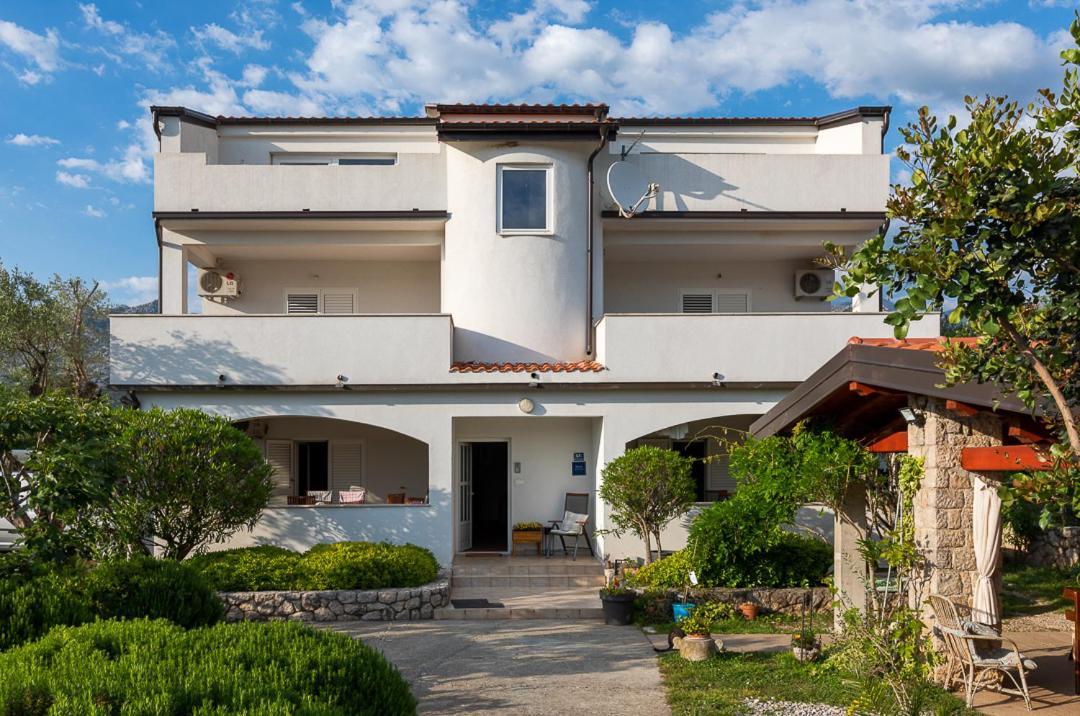 Apartments Punta Seline Exterior photo