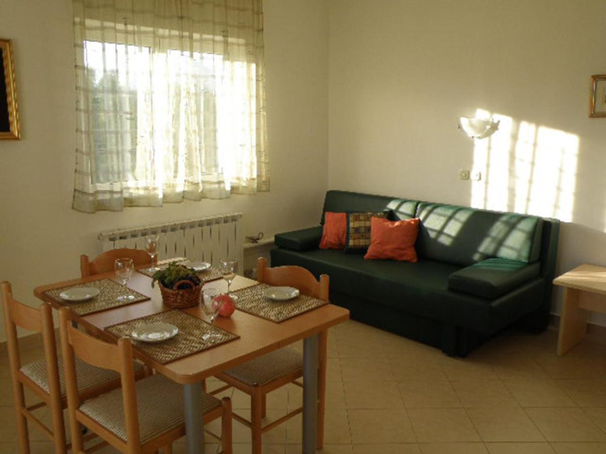 Apartments Punta Seline Exterior photo